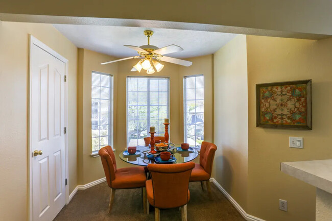 Comedor - Sterling Pointe Apartments