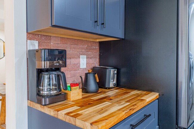 Foto del edificio - 2903 Pinewood Dr