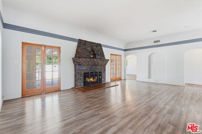 Building Photo - 10440 Johanna Ave