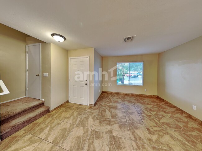 Building Photo - 4842 E Coneflower Dr