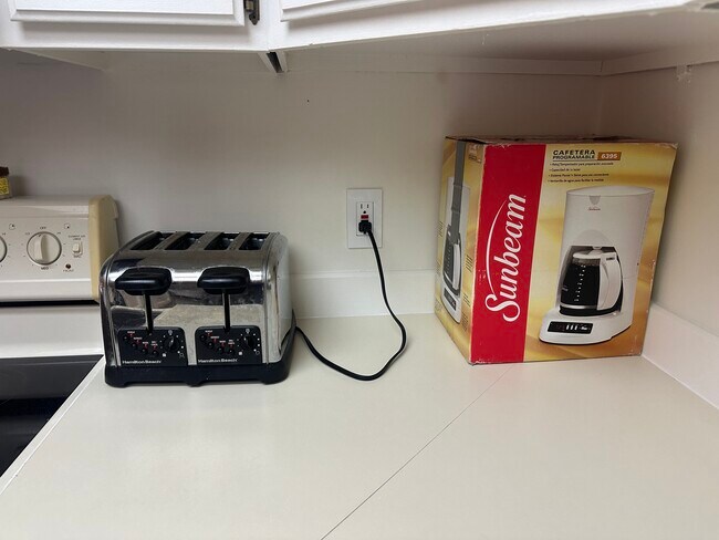 Foto del edificio - 15 Farewell Ave