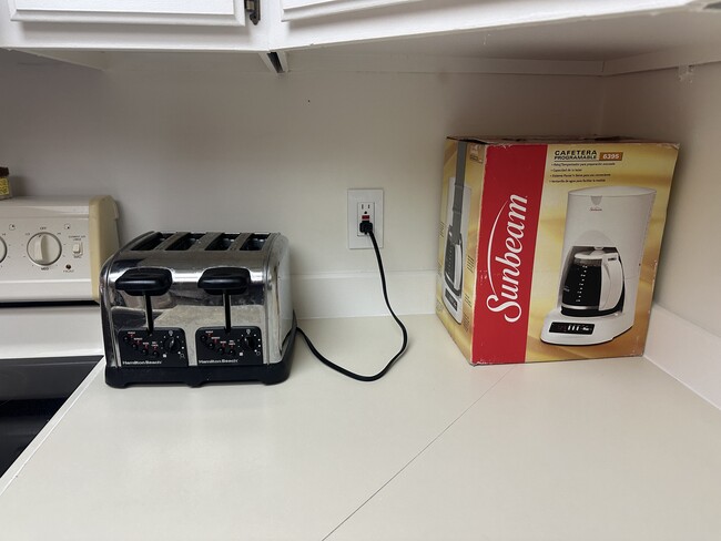 Building Photo - 15 Farewell Ave