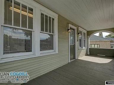 Building Photo - 1112 E 2nd St