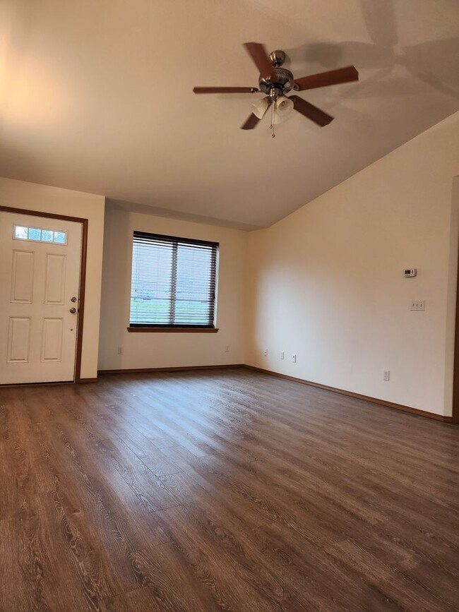 Foto del edificio - 240 Poplar St