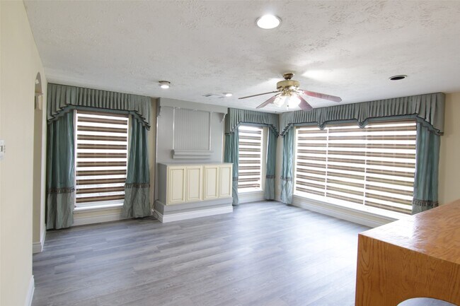 Foto del edificio - 12430 Brook Meadows Ln