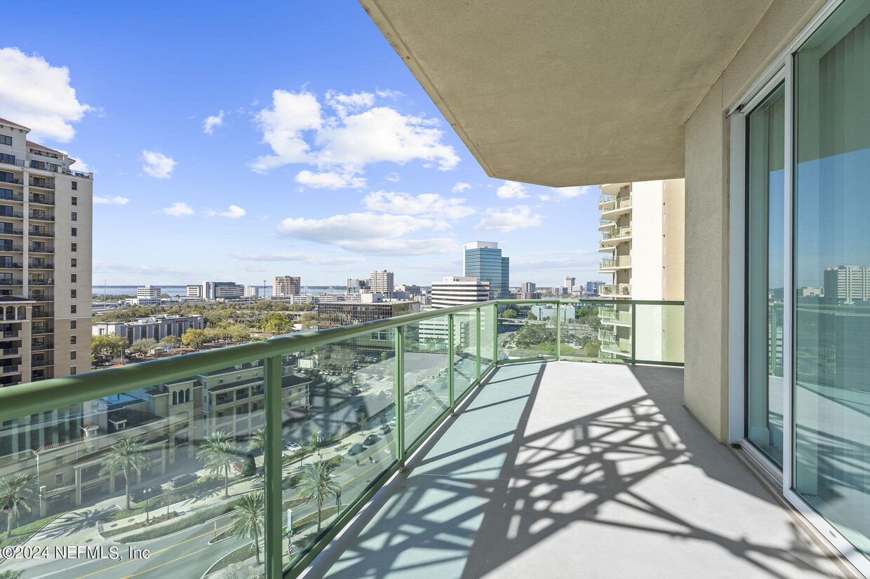 Foto principal - 1431 Riverplace Blvd