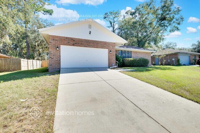 Foto del edificio - 6241 Cranberry Ln E