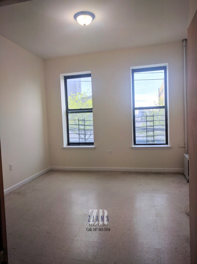 Building Photo - 300 Nassau Ave