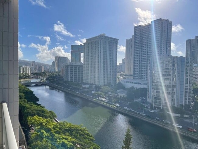 Building Photo - 1848 Kahakai Dr