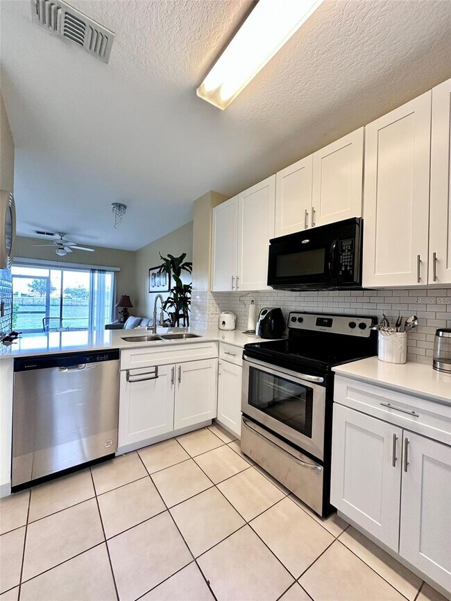 Building Photo - 836 Chelsea Dr