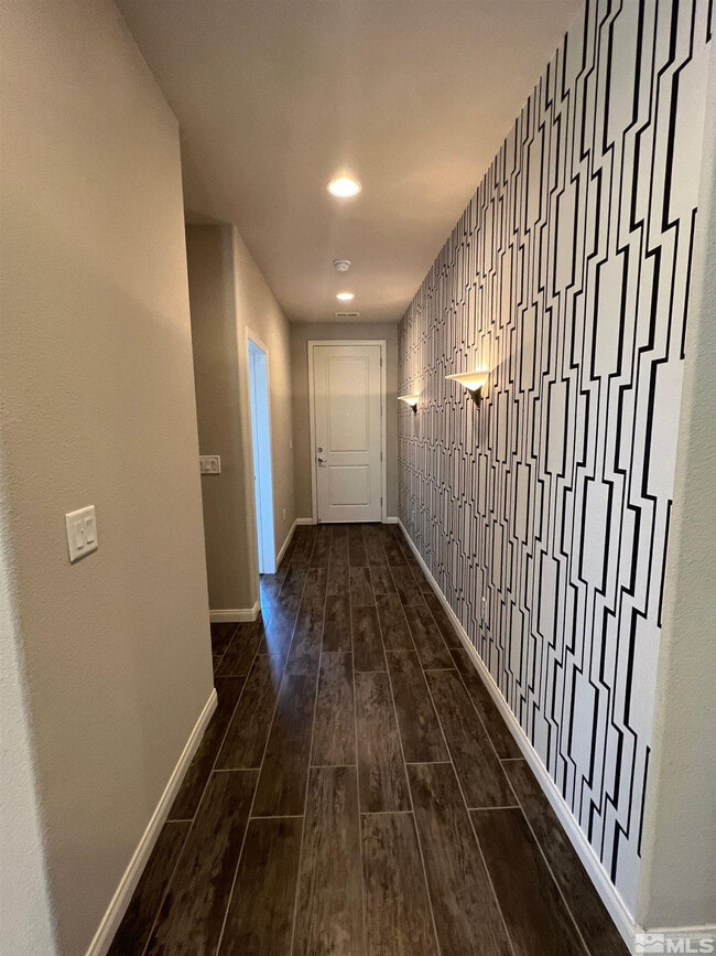 Foto del edificio - 774 Sweet Briar Ln