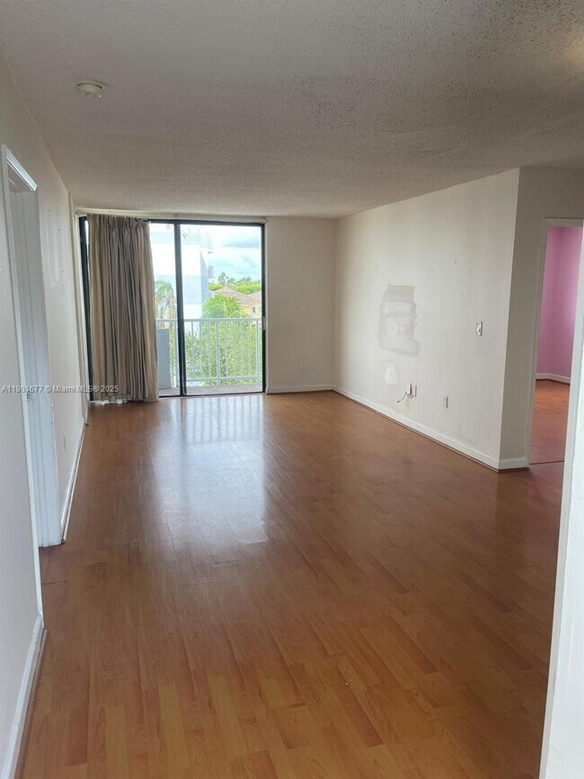 Foto del edificio - 8251 NW 8th St