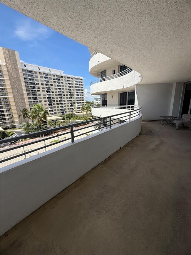 Building Photo - 5555 Collins Ave