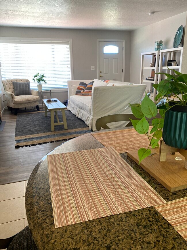 680 E Berkeley St, Gladstone, OR 97027 House Rental in Gladstone, OR