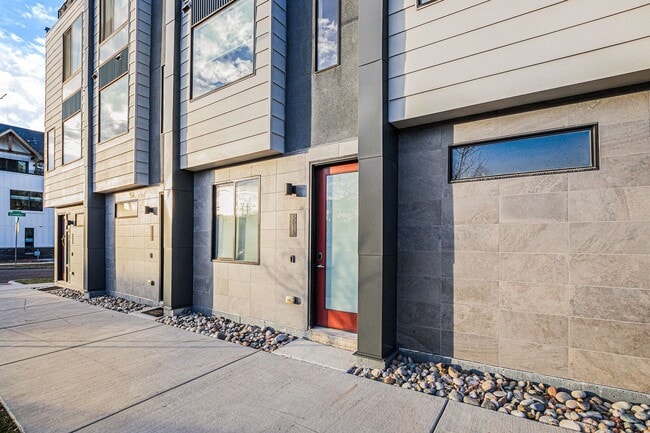 1 Bed 1.5 Bath Townhome in West Highland Available! - 1 Bed 1.5 Bath Townhome in West Highland Available!