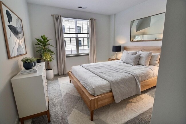 Building Photo - The Ellsworth