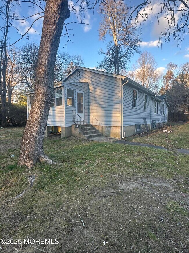 Foto del edificio - 240 Perrineville Rd