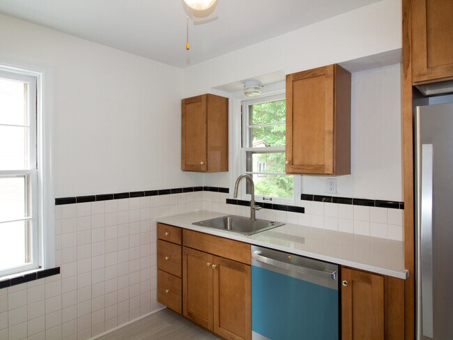 Foto del edificio - 340 Calvert Ave