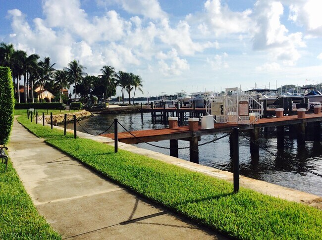 Foto del edificio - 103 Yacht Club Way