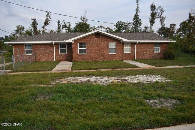 Foto del edificio - 4006 E 11th St