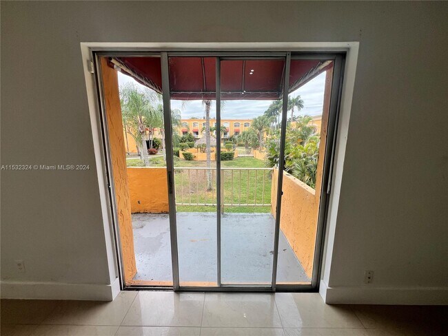 Foto del edificio - 17911 NW 68th Ave