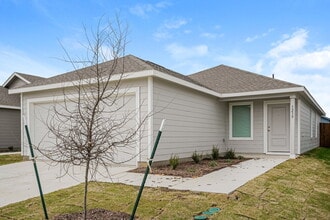 Building Photo - 1239 Maple St