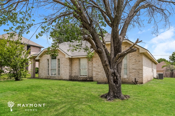 Building Photo - 1513 Manitoba Ln