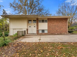 Building Photo - 410-412 S Revena Blvd
