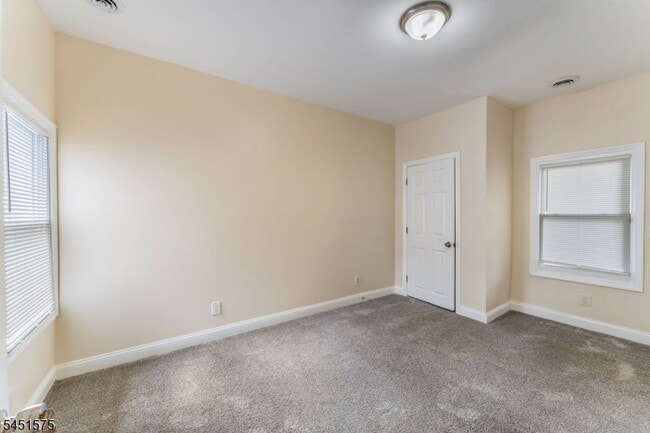 Building Photo - 473 Flagg St