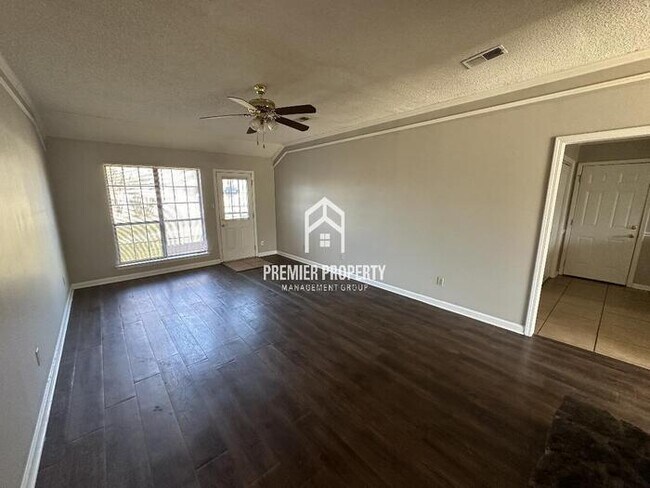 Building Photo - 4439 Valleydale - Available Now!