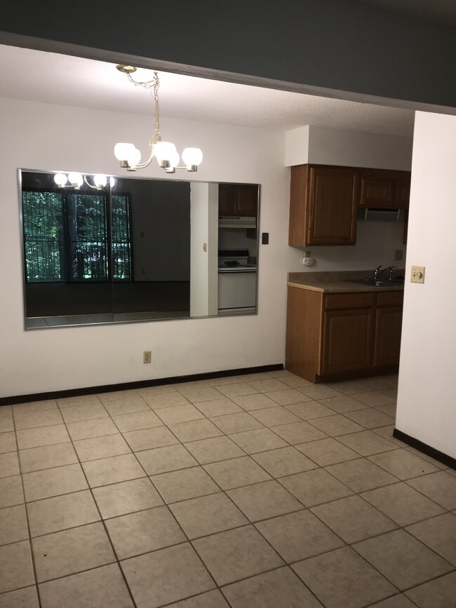 Dinning room - 248 E Oak Cliff Ct