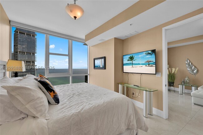 Foto del edificio - 18201 Collins Ave