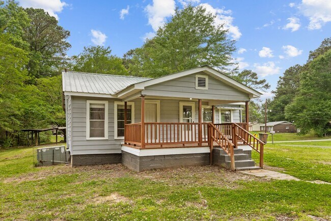 Building Photo - Charming 2 Bedroom, 2 Bathroom house