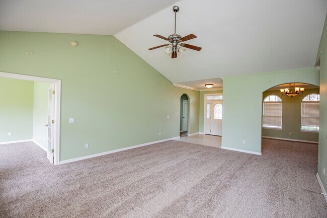 Building Photo - ***3904 Sycamore St***