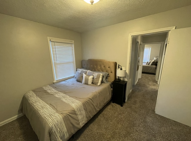 Building Photo - 627 N 41st St