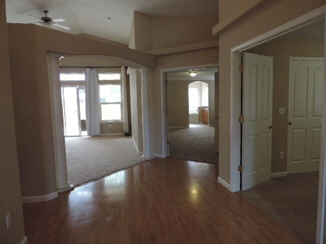 Foto del edificio - Golf Course home for rent, 1997 sqft, 3 be...
