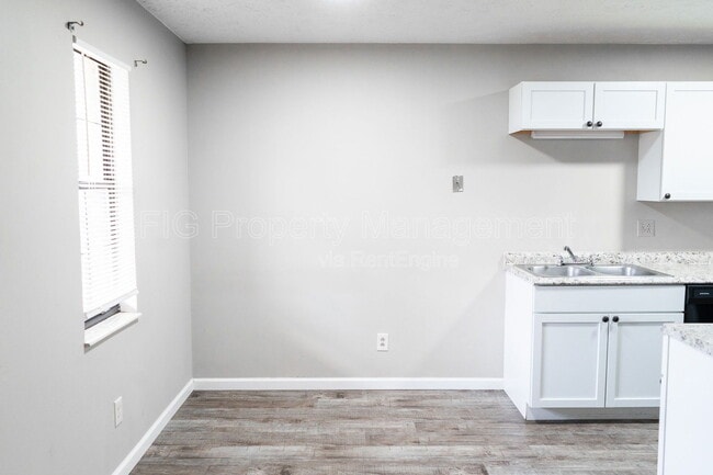 Building Photo - 129 Hillcrest Dr