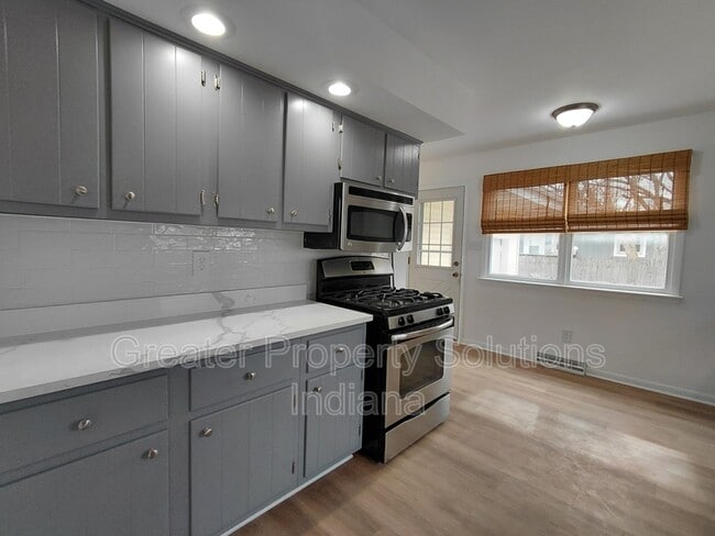 Foto del edificio - 7705 Whitcomb St