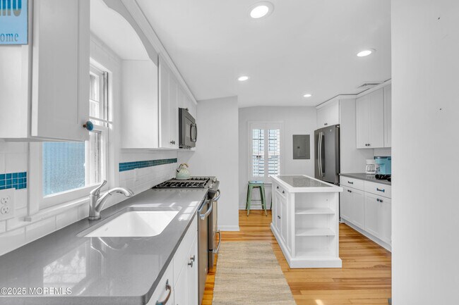 Foto del edificio - 629 Redmond Ave