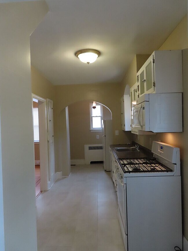 Foto del edificio - 6114 Moyer Ave