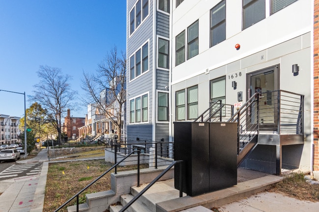 Photo - 1638 K St NE (Washington, DC) Apartment