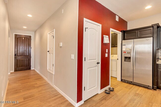 Foto del edificio - 13565 Hazlewood St