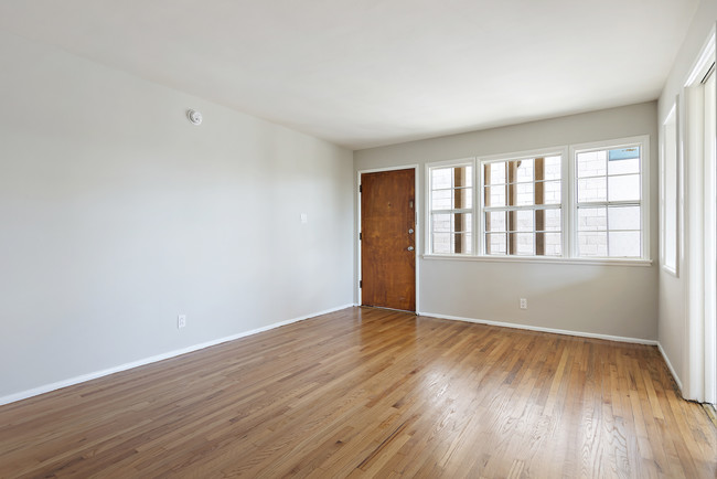 Building Photo - 1725 Robertson Boulevard