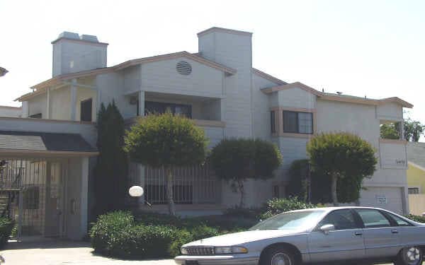Building Photo - 4429-4441 Marlborough Ave