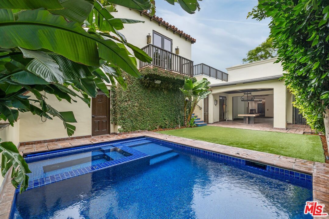 Foto principal - 1017 S Gretna Green Way