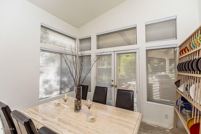 Foto del edificio - 27476 Revere Way