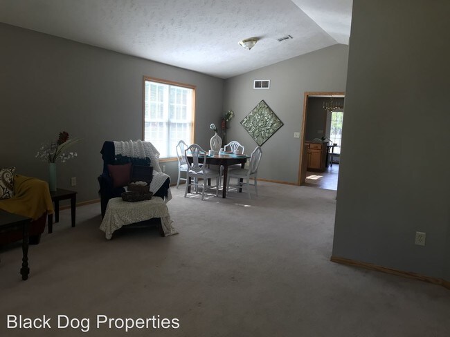 Building Photo - 3 br, 2 bath House - 1020 W. 12th
