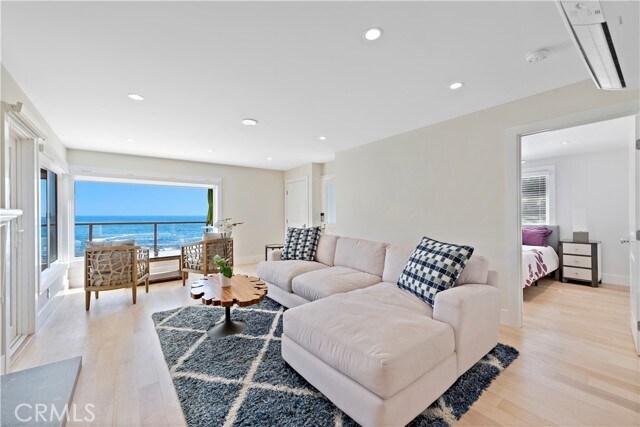 Foto del edificio - 825 Cliff Dr