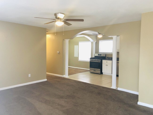 Building Photo - 6807 E 97th St