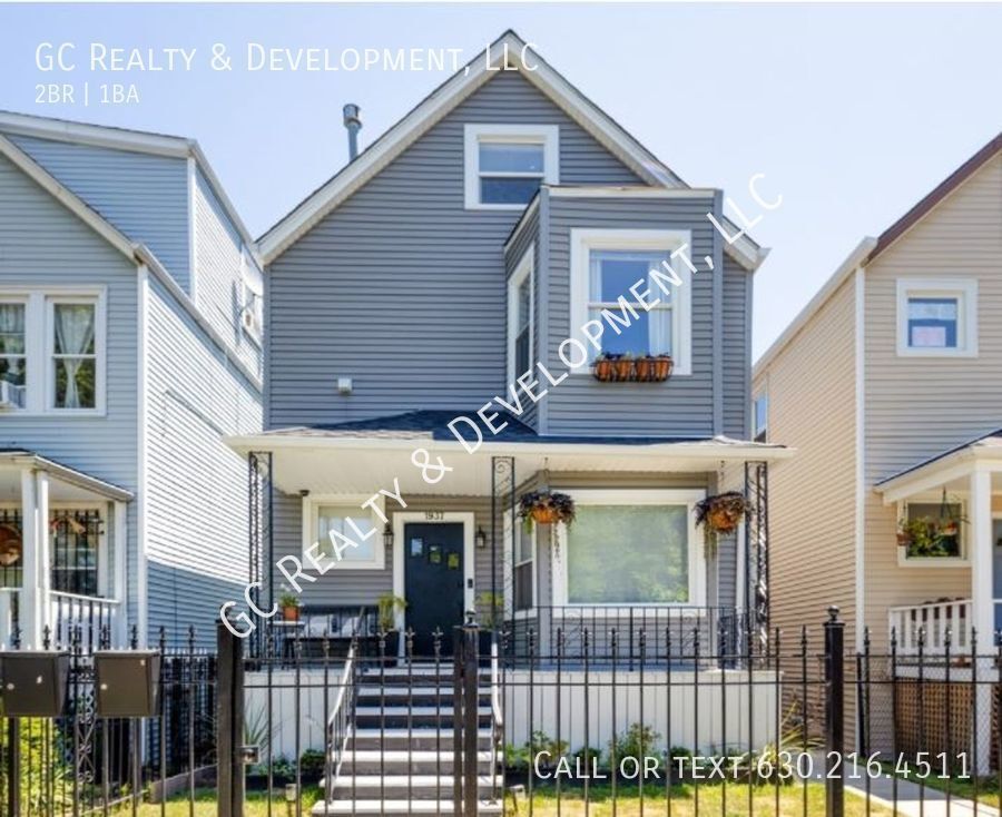 Primary Photo - ***LOGAN SQUARE / 2 BDRM / 1 BTH / SS APPL...